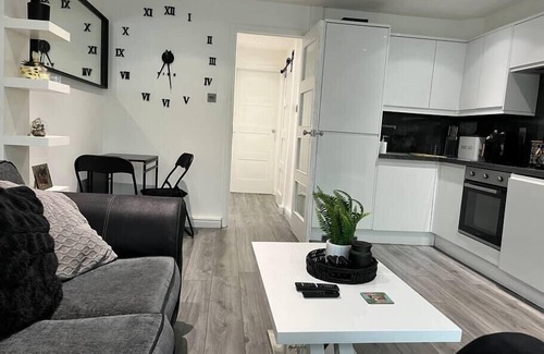 Stone Apartamento | Chic and Modern Flat: Perfect for Exploring Kent!