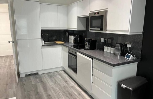 Stone Apartamento | Chic and Modern Flat: Perfect for Exploring Kent!
