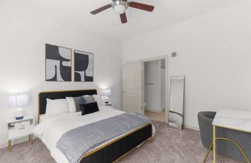 Five Points South Apartamento | Chic and Newly Furnished 1Bedroom Gem with Sleek Amenities