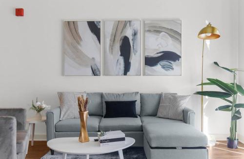 Five Points South Apartamento | Chic and Newly Furnished 1Bedroom Gem with Sleek Amenities