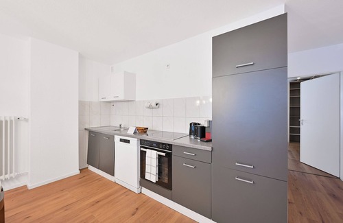 Wuppertal Apartamento | Chic and Spacious 2Room Apartment in Wuppertal Center with Free WiFi and Kitchen