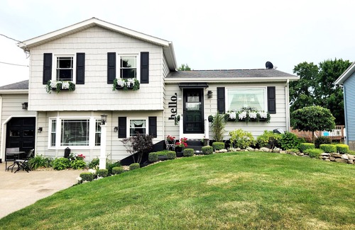 Erie Casa | Chic and Spacious 3 bedroom home located 3.4 mi from downtown Erie, PA