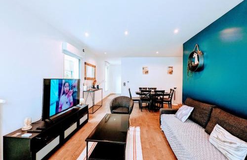 Clamart Apartamento | Chic and spacious apart with parking and garden