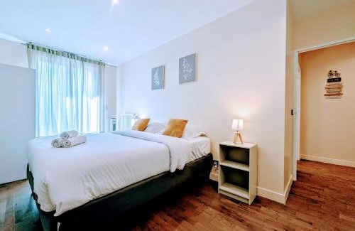 Clamart Apartamento | Chic and spacious apart with parking and garden