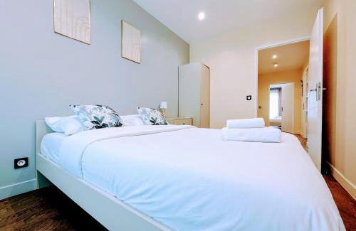Clamart Apartamento | Chic and spacious apart with parking and garden