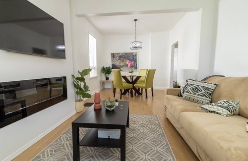 Winnipeg Casa | Chic and stylish 2 bedroom house in Winnipeg
