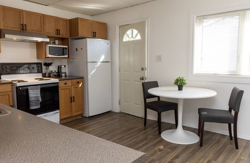 Winnipeg Casa | Chic and stylish 2 bedroom house in Winnipeg