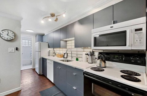 Englewood Apartamento | Chic Apt 15min to Dwntwn Denver!