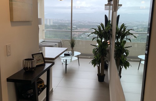 Heredia Apartamento | Vistas increíbles del APT chic cerca del aeropuerto y del centro