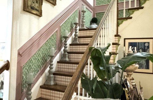 Charlotte Casa | Chic Barbie Dream Suite for Female Traveling Nurses! Charlotte, NC