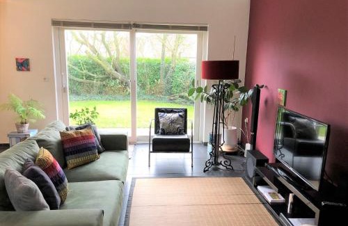Julianadorp aan zee Casa | Chic Beachside Stay w Sauna