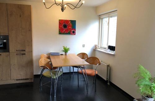 Julianadorp aan zee Casa | Chic Beachside Stay w Sauna