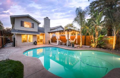 Raisin Casa | Chic Boho 3BR Home Near Woodward Park