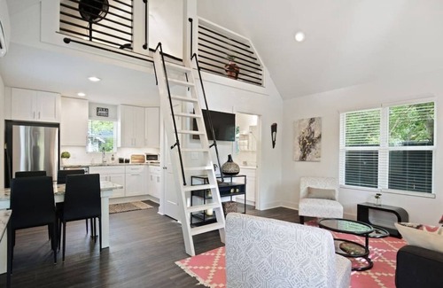 Cabbagetown Casa | Chic Bungalow & Tiny Home in Hip ATL Neighborhood