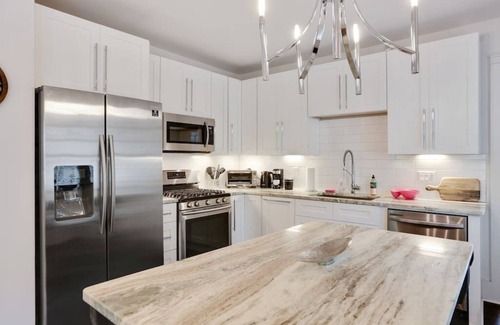 Cabbagetown Casa | Chic Bungalow & Tiny Home in Hip ATL Neighborhood