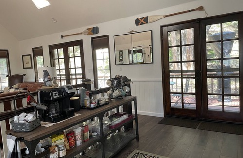 Cedar Glen Cabina | Chic cabin-New listing, low cleaning fees, early check-in/pay in 2 payments!