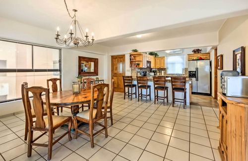 Centro Condominio | Chic Cabo San Lucas Getaway < 2 Miles to Beaches!