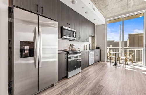 Channel District Apartamento | Chic Channelside Getaway in DT