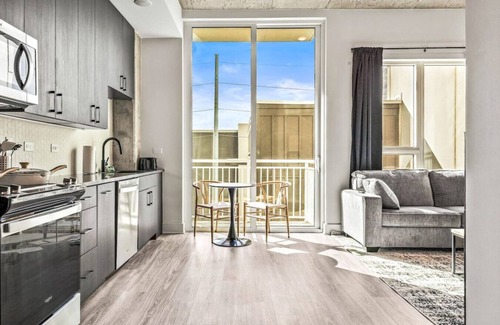 Channel District Apartamento | Chic Channelside Getaway in DT