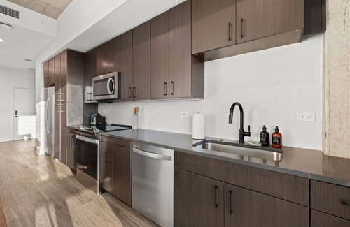Channel District Apartamento | Chic Channelside Studio with High-Rise Views
