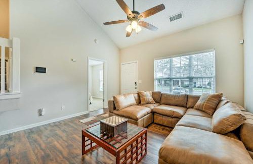 Charlotte Casa | Chic Charlotte Townhome with Community Pool