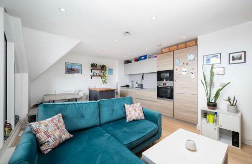 Tooting Apartamento | Chic City 1 Bedroom Apartment with Balcony Views