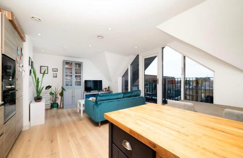 Tooting Apartamento | Chic City 1 Bedroom Apartment with Balcony Views