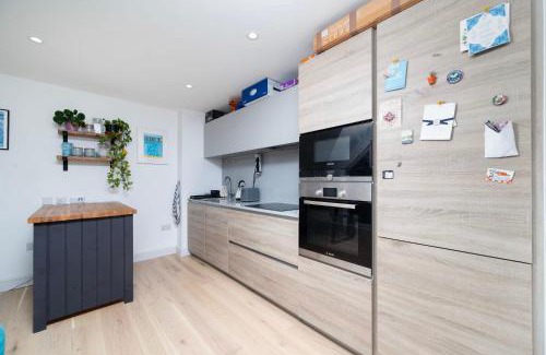 Tooting Apartamento | Chic City 1 Bedroom Apartment with Balcony Views