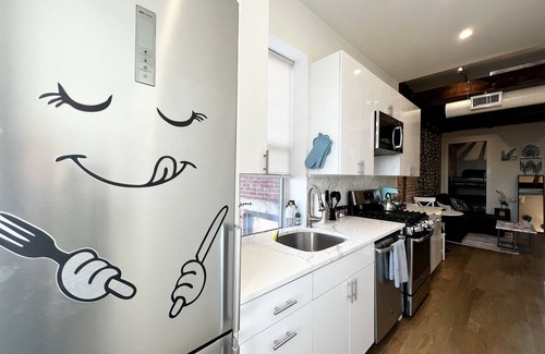Hoboken Apartamento | Chic City Center Oasis Near NYC - 3 beds, 1 sofa bed
