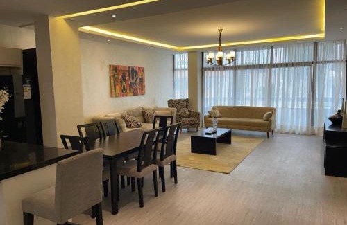 Kirkos Apartamento | Chic City Oasis at Gazebo
