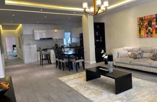 Kirkos Apartamento | Chic City Oasis at Gazebo