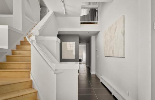 City Park West Casa | Chic City Park Home - Rooftop Deck - Skyline Views