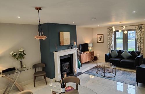 Enniskillen Casa | Chic Classy & Cosy at Lough Erne Golf Village and Resort