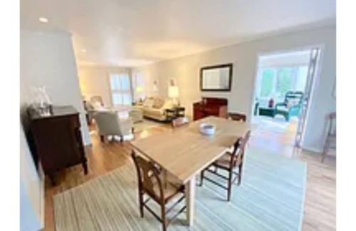 Quogue Casa | Chic, clean, comfortable Hamptons getaway in gorgeous beach town!