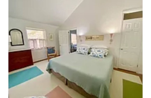 Quogue Casa | Chic, clean, comfortable Hamptons getaway in gorgeous beach town!