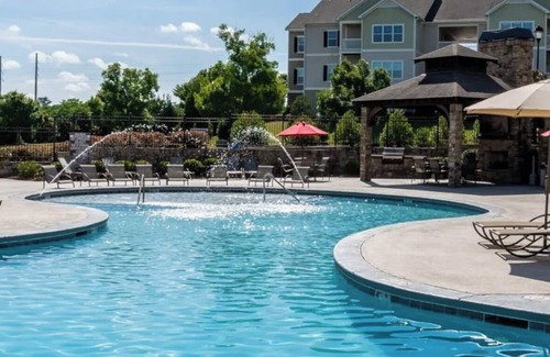 East Point Apartamento | CHIC/CLEAN & COZY APARTMENT w/Free parking/ Free wifi/ Free Netflix