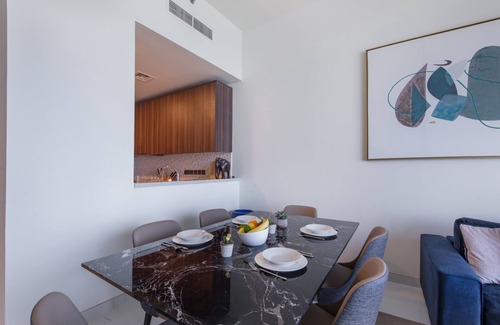 Dubai Media City Apartamento | Chic Coastal Escape w/Open Sea Vws on Palm Entry