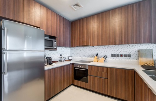 Dubai Media City Apartamento | Chic Coastal Escape w/Open Sea Vws on Palm Entry