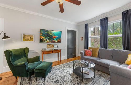 Dilworth Casa | Chic Comfortable 2BR with Porch near Dilworth
