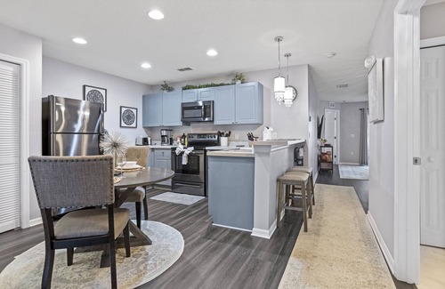 Lindfields Condominio | Chic & Comfortable ☺ Pool+Spa+Grill+Games!