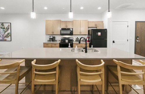 Dilworth Condominio | Chic Condo in the Beautiful Rail District!