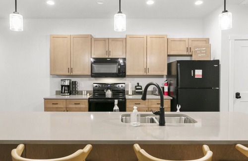 Dilworth Condominio | Chic Condo in the Beautiful Rail District!