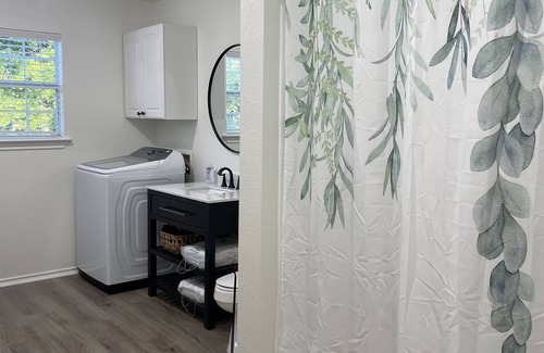 Waco Cabaña | Chic Cottage - Minutes from Baylor & Downtown Waco