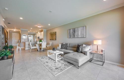 Naples Apartamento | Chic Country Club Condo with Upscale Amenities