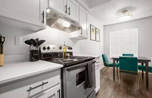 Zilker Casa | Chic & Cozy Zilker Park 2BR Walkable & Stylish