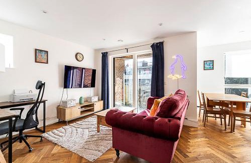 South Norwood Apartamento | Chic Crystal Palace Flat with Balcony & Workspace