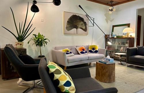 Tunku Casa | Chic Designer Room Near LRT Petaling Jaya