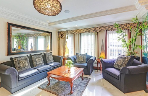Pio del Pilar Casa | Estancia doble elegante con ambiente VIP