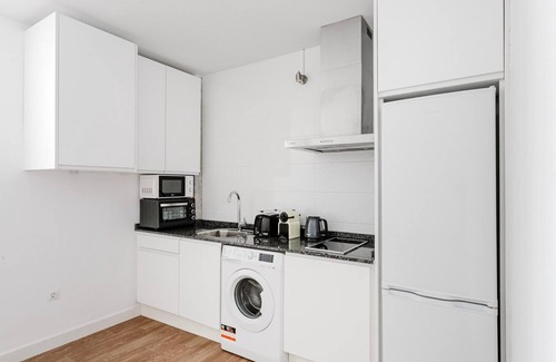 El Palo Apartamento | Chic El Palo 1BR w/ Elevator, near beach area