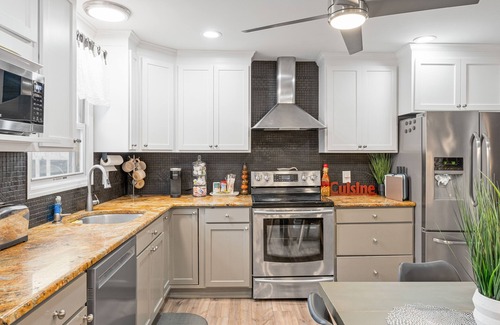 Neptune City Casa | Chic & Elegant Retreat With Pool And FREE Parking Sleeps 16 Guests